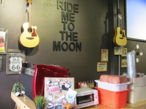 BKOOL Cafe Ride me to the moon sign