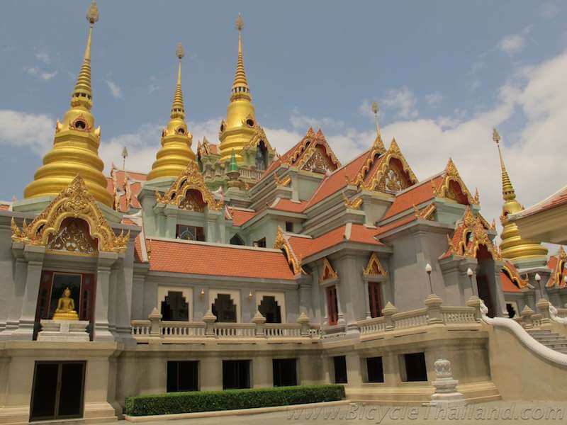 The temple atop Khao Thong Sai