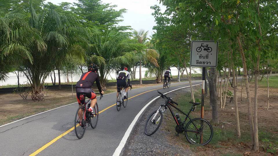 Park 1 cycle lane 2